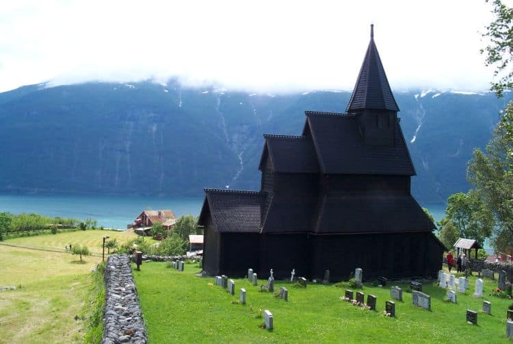 The beginning First Rewarding Top 10 atractii turistice din Norvegia