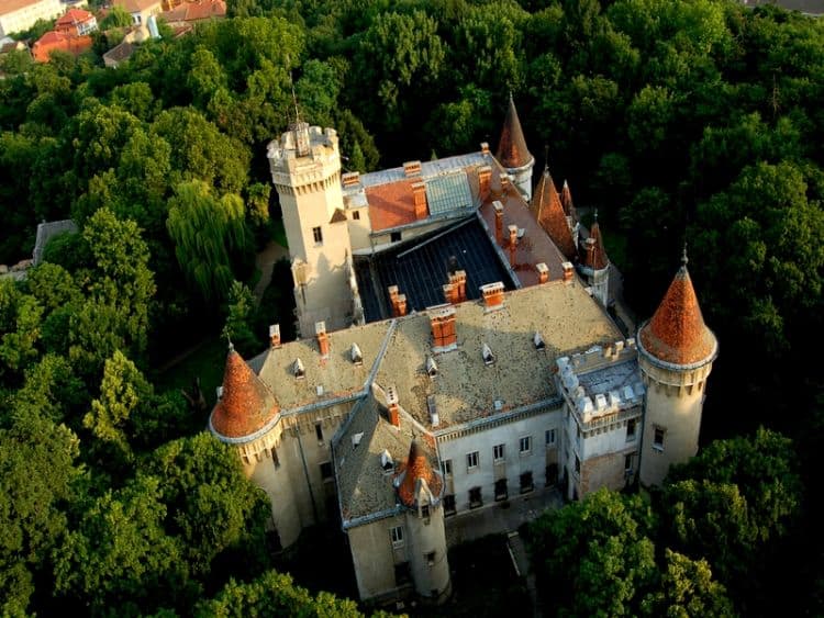 Castelul-Karoly