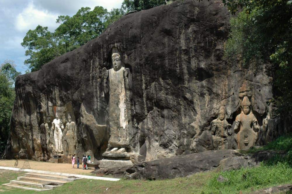 Big Buddha de la Buduruwagala. Foto: mihintale-srilankatours.com