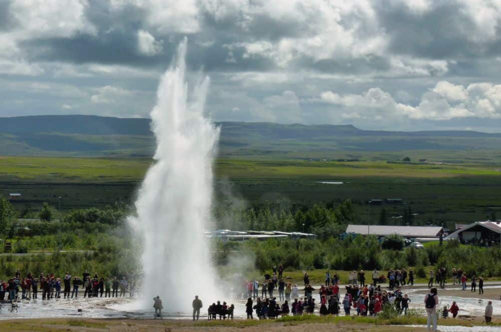 Un fenomen natural de senzație în Islanda: gheizerul. (Foto via mapio.net)